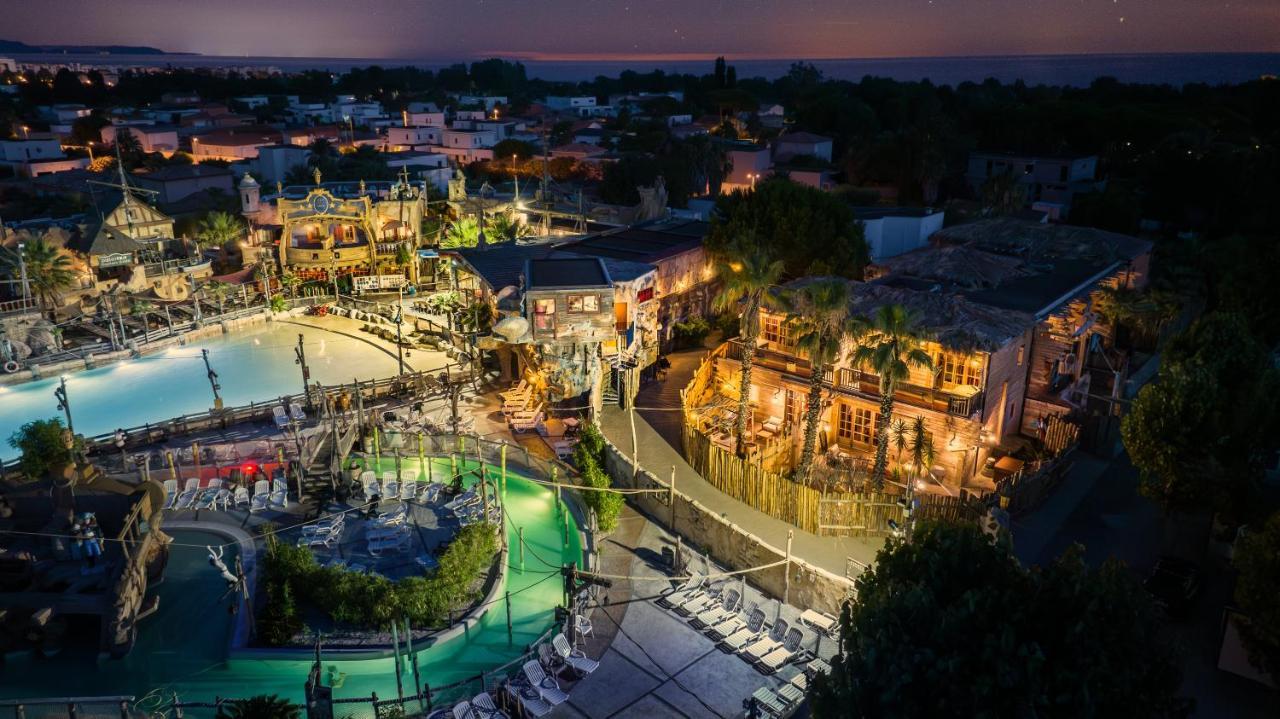 Hotel Pirates World Agde Exteriör bild