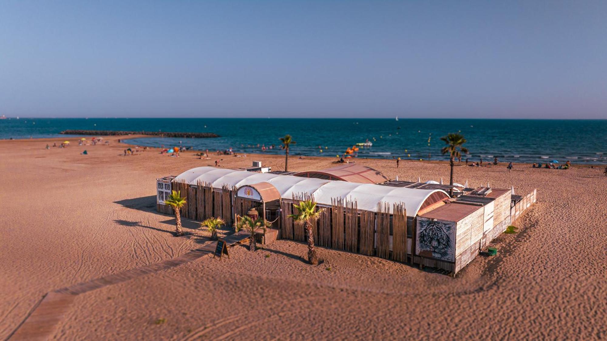 Hotel Pirates World Agde Exteriör bild