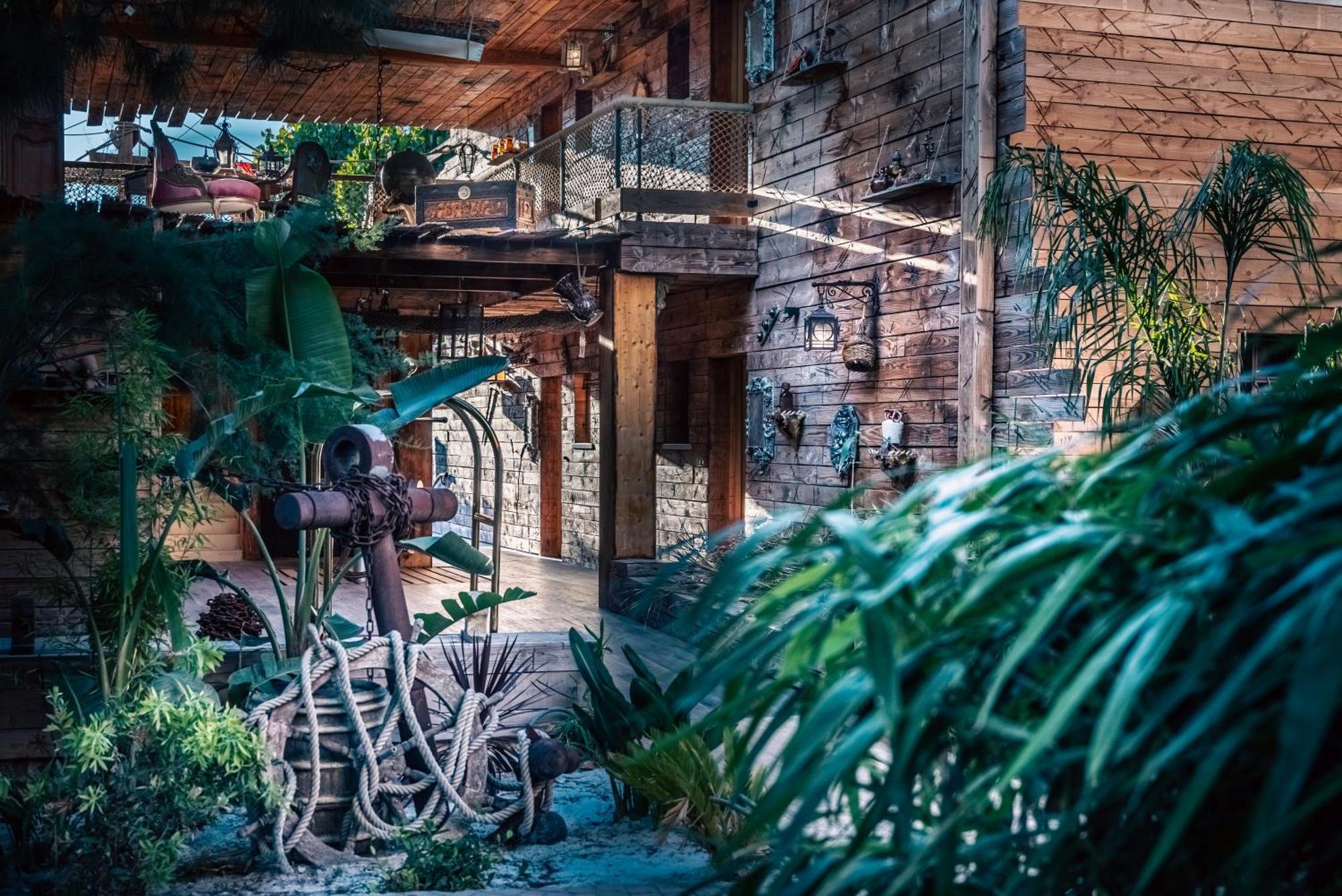 Hotel Pirates World Agde Exteriör bild
